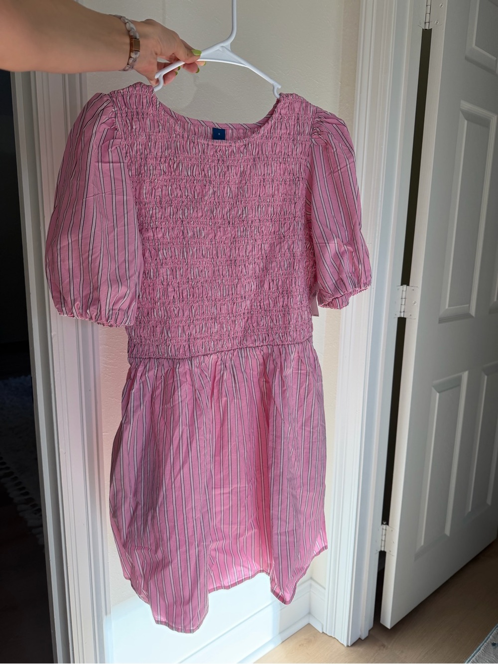 Old Navy Pink Striped Smocked Puff-Sleeve Dress